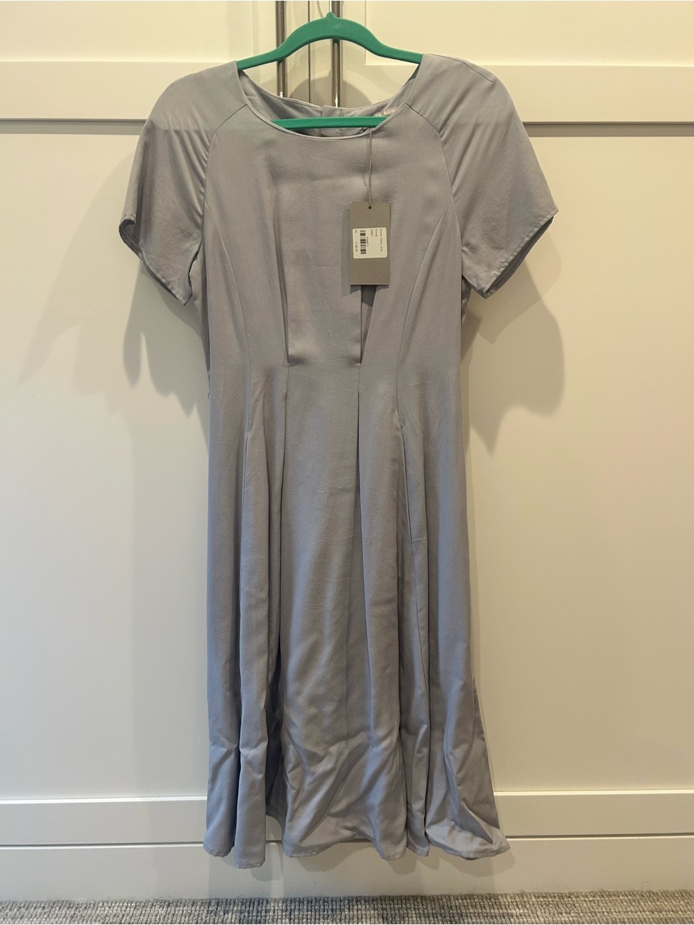 Classic Short-Sleeve Midi Dress in Light Gray